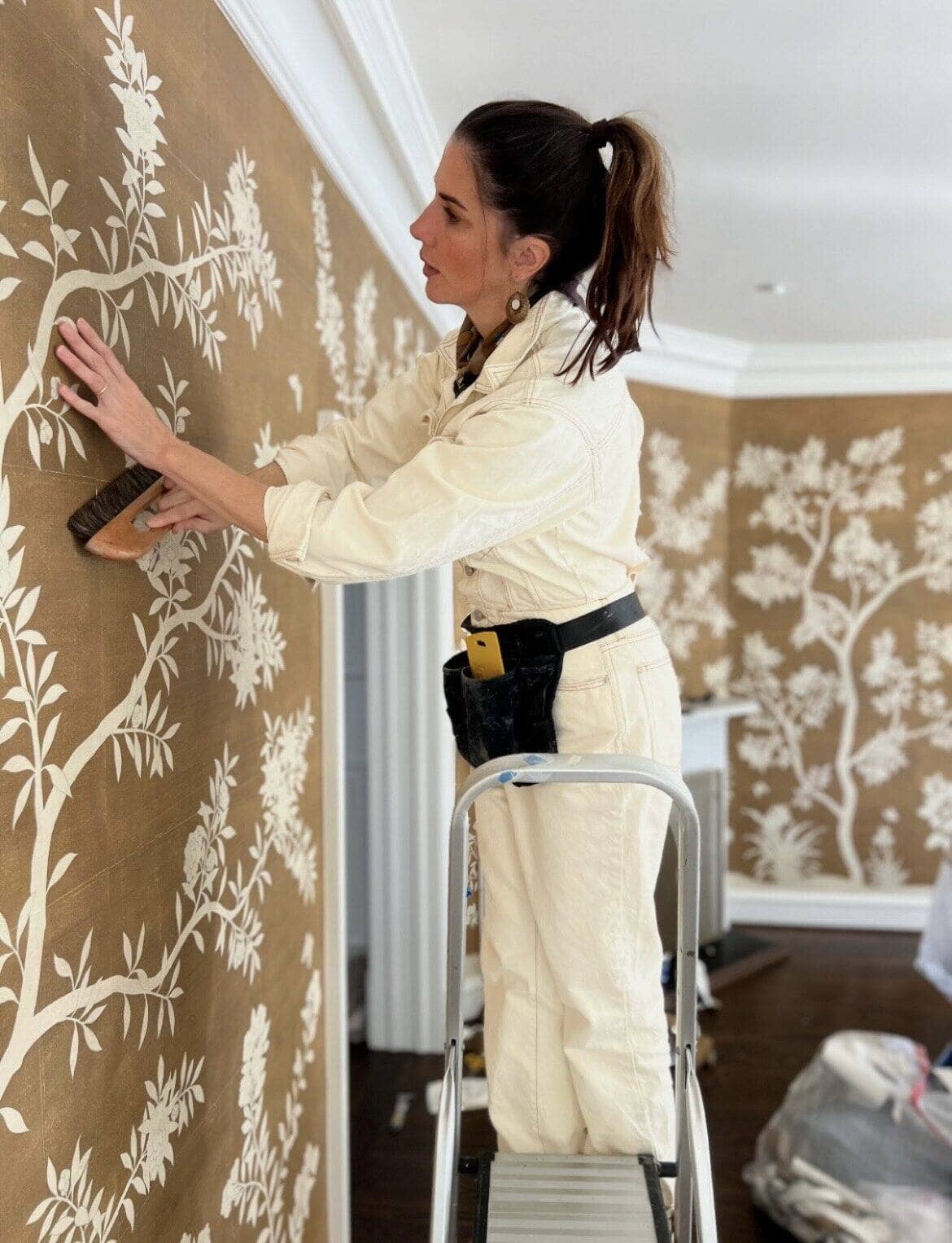 Luxury wallpaper installation by Perla